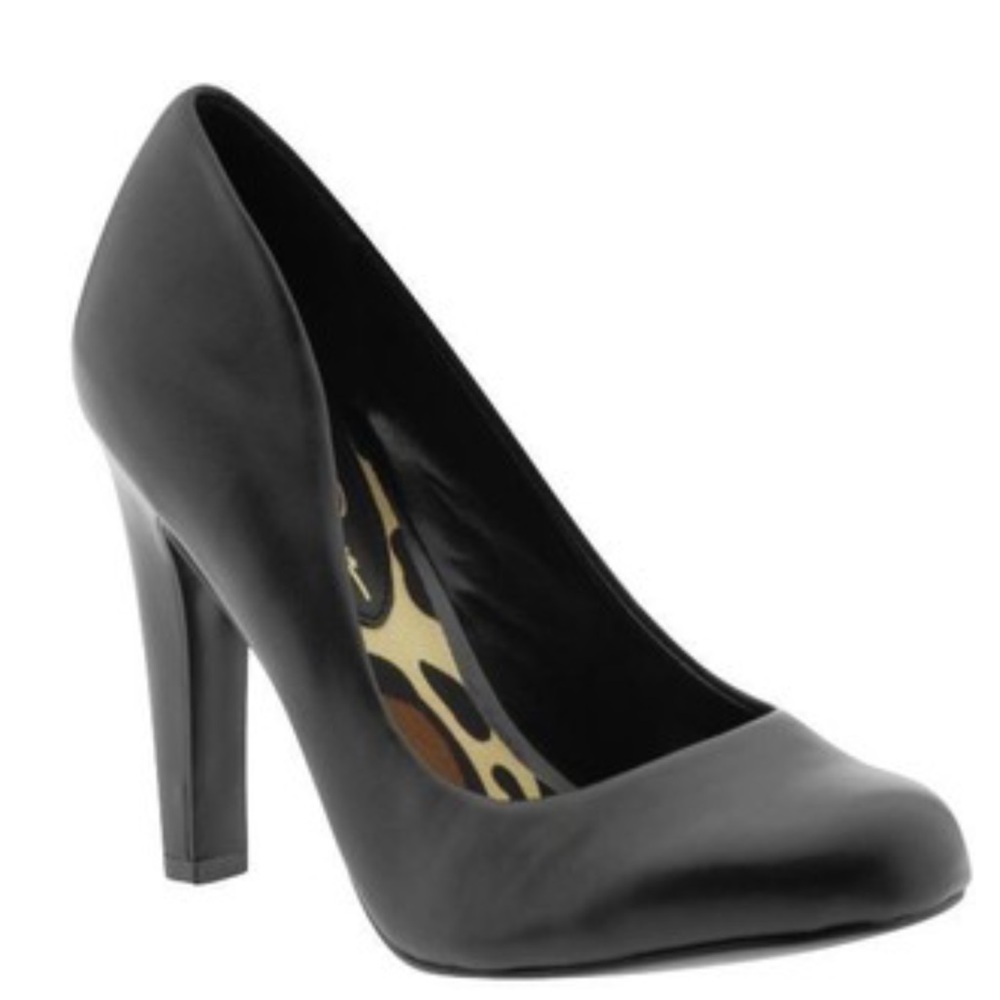 Jessica Simpson “Jessica” Pump